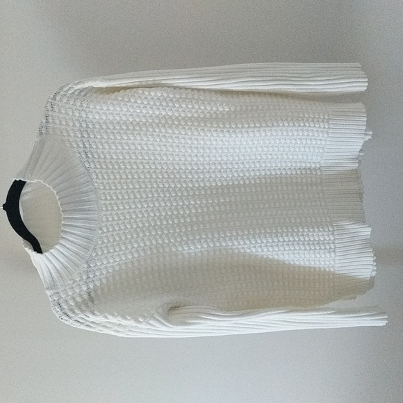 Vince Camuto Sweater - Picture 1 of 2